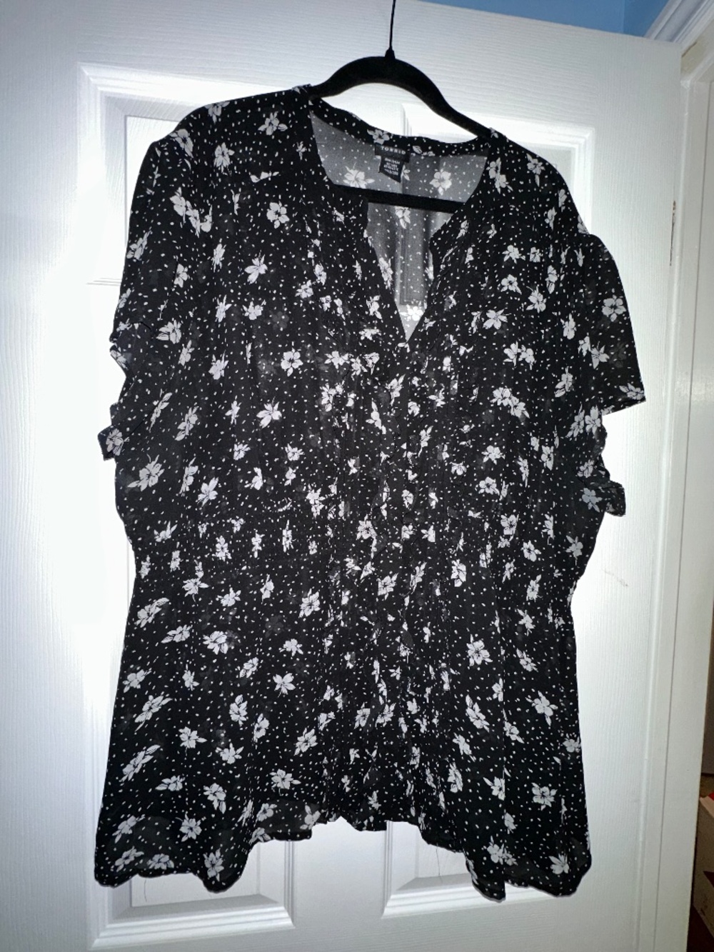 Torrid Plus Size Floral Blouse 4X Black White Long Sleeve Work Business Casual